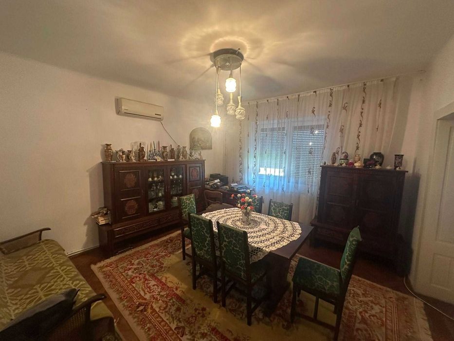 Oportunitate Unică în Zona Central –Casă Spațioasă+Garsonieră+2 Garaje