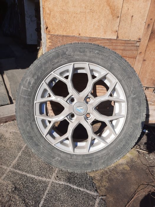 Продам летнию резину с дисками