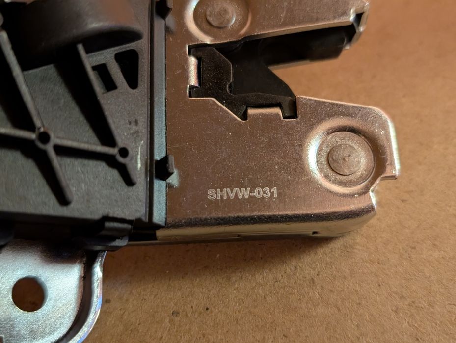 Broasca incuietoare haion portbagaj Audi A4 A5 A6 A8 VW Passat Jetta