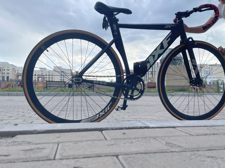Fixed gear JIXF AT-7