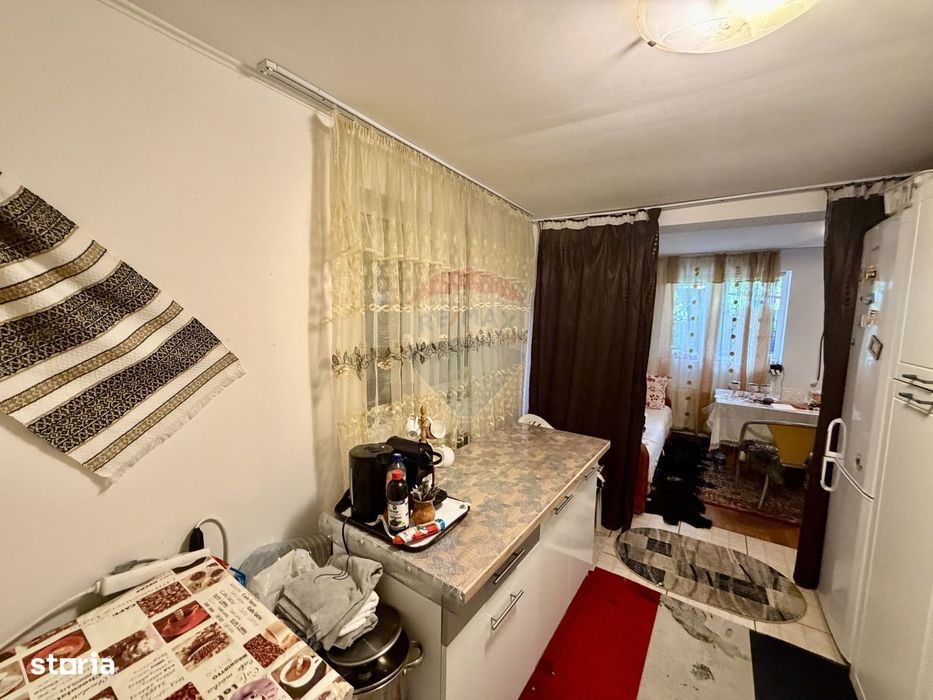Casă cu teren si demisol In Tifesti