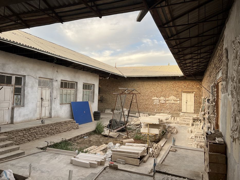 Zif tekstil yonidagi bino sotiladi