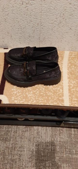 Продавам дамски обувки