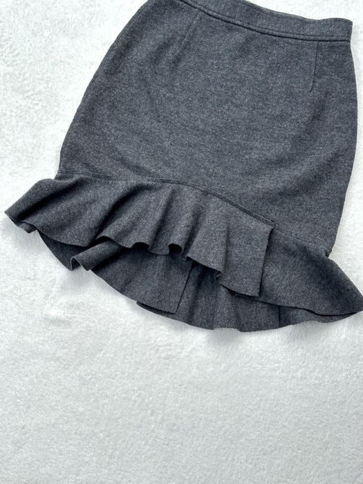 ОРИГИНАЛНА Вълнена пола Prada Milano - размер IT40 (М), Отлично състояние