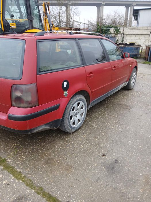 ЗА ЧАСТИ Автомобилът Volkswagen Passat 1.9 tdi