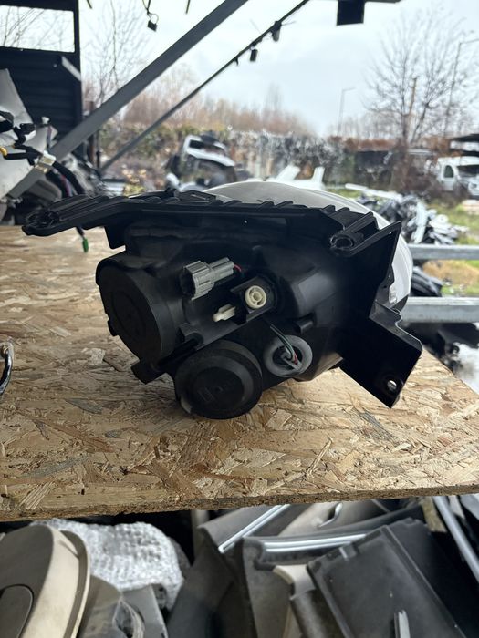 Фар ляв за Nissan Juke 2016год.