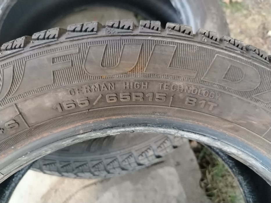 Гуми два броя 165/65/15