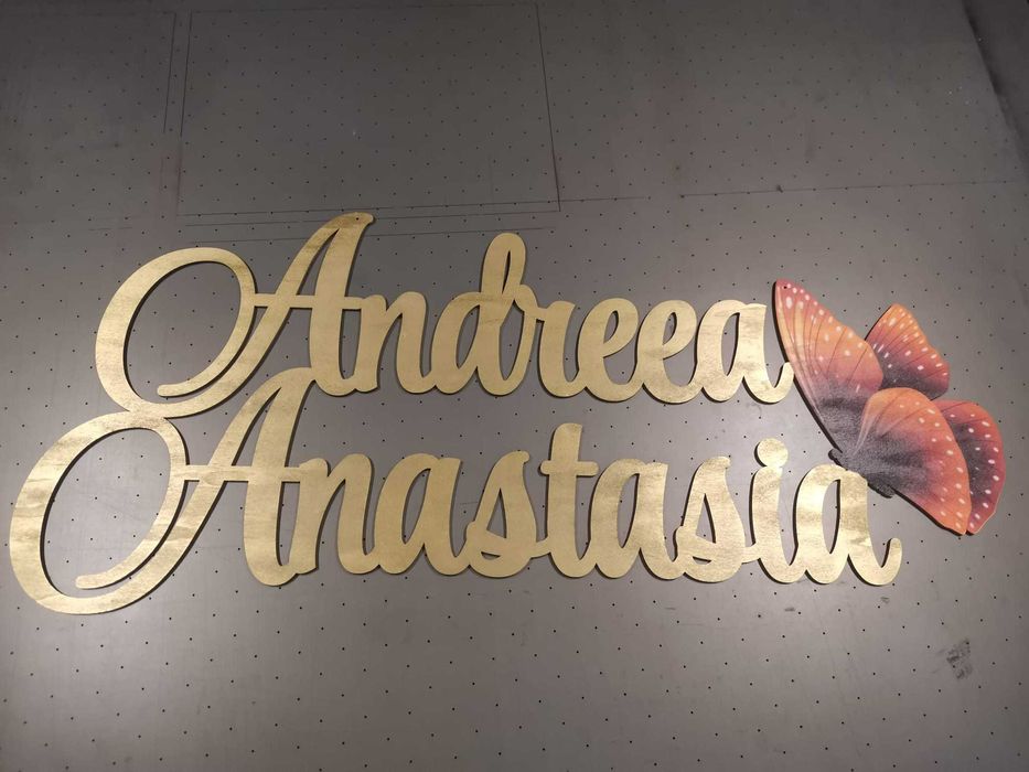 Nume din lemn personalizate cu pictograma