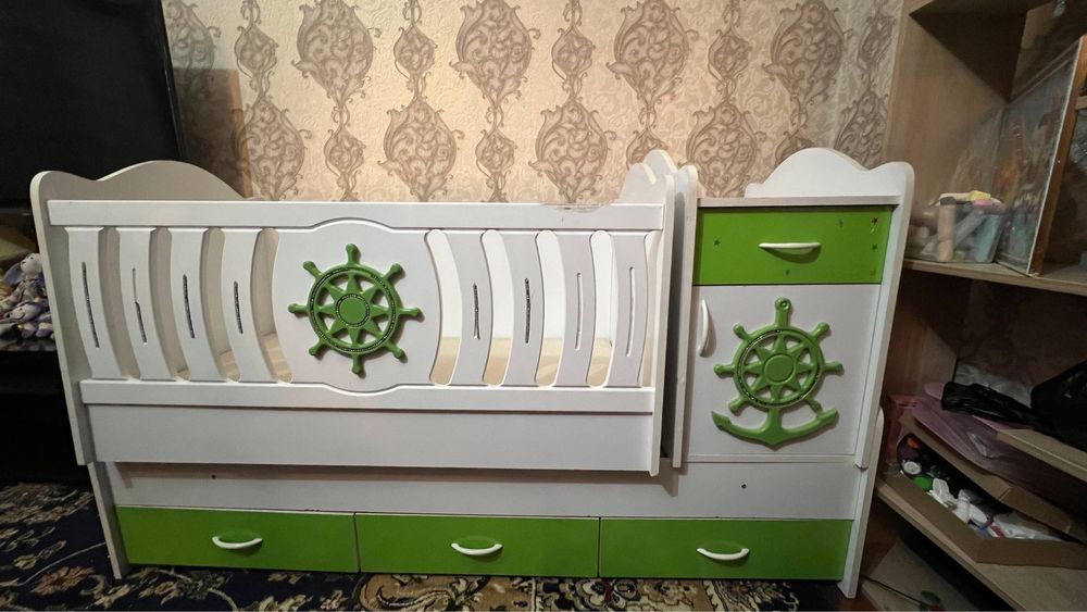 Детский кроват сотилади