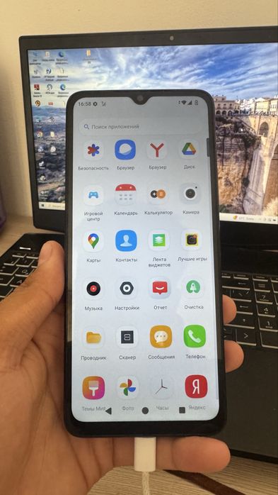 Телефон Xiaomi Poco C61