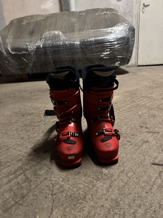 Ски , ски обувки , щеки , каски