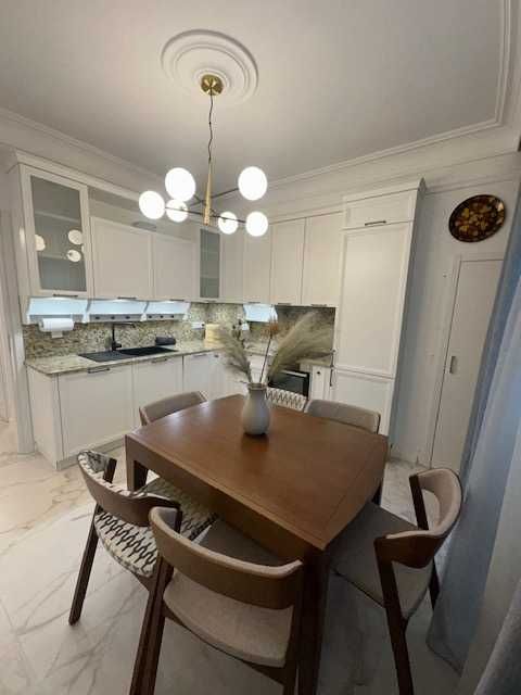 Продава се Двустаен апартамент в София, Център - 79 кв.м за 6102 €/кв.м - Снимка #1