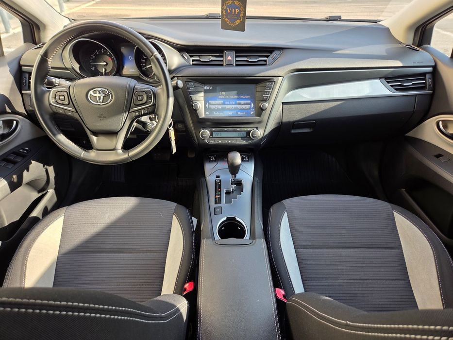 Toyota Avensis Automată,1,8 benzină, euro 6, carte service la zi.