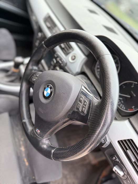 Volan m pachet bmw e90 e91 e92 e93 e87 e81 e82 e88 e84 e87