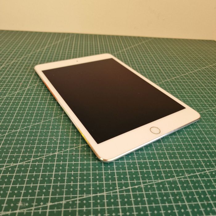 Apple iPad mini 4 – 128 GB – модел A1538