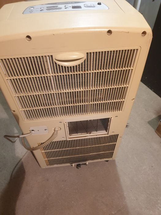 Vând AC portabil Electrolux