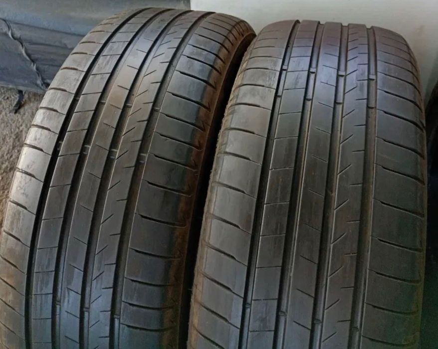 2 бр летни гуми Bridgestone 235 / 45 / 20