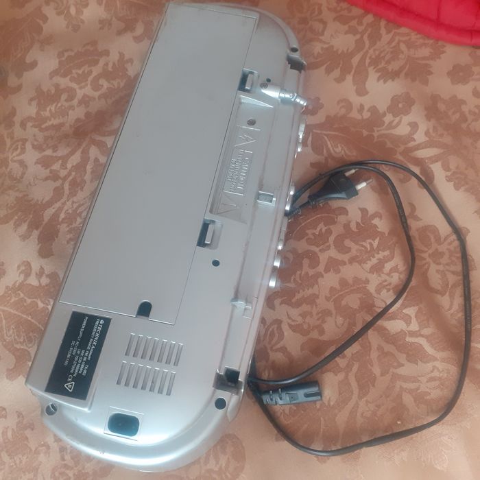 Vând CD- Elvis P,  Bony M .Nat King   Cole l