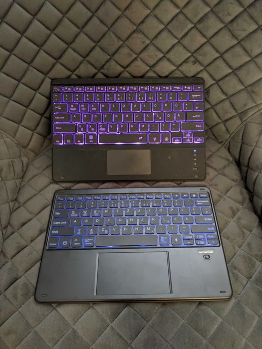 Tastatura bluetooth cu touchpad iluminata incarcare USB C