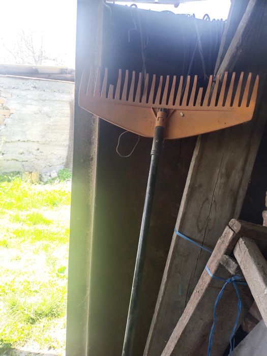 Продам грабли пластмассовые