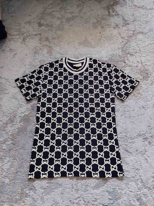 Мъжки тениски различни модели