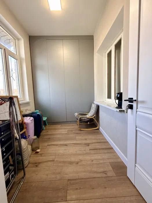 Караташь 4/4/5 не торец Площадь 95 рядом Беньков