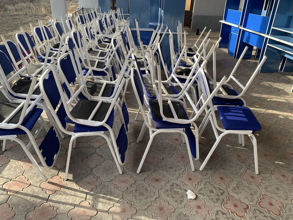 O'quv markazi uchun parta komplekt sotiladi xolati yangi tel qililar