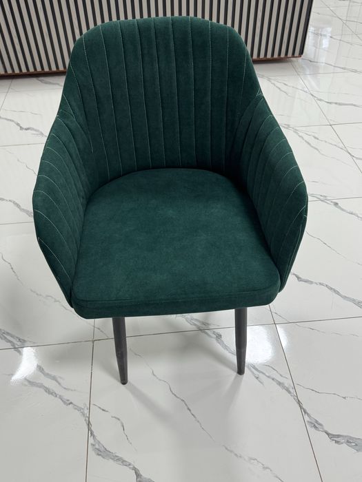 Продам стол, диван, стулья,торг уместен