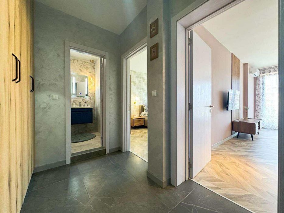 Дава се под наем Двустаен апартамент в к.к. Св.Св. Константин и Елена - 65 кв.м за 698.19 € - Снимка #6