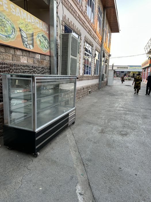 Холодильник витрина