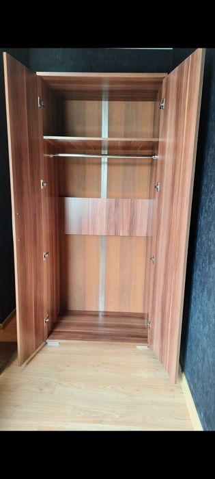 Продается шкаф для одежды