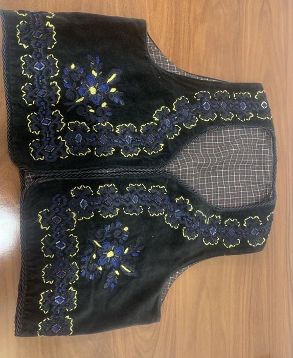 Vesta autentica /traditionala  / marime pentru copii 5-8 ani