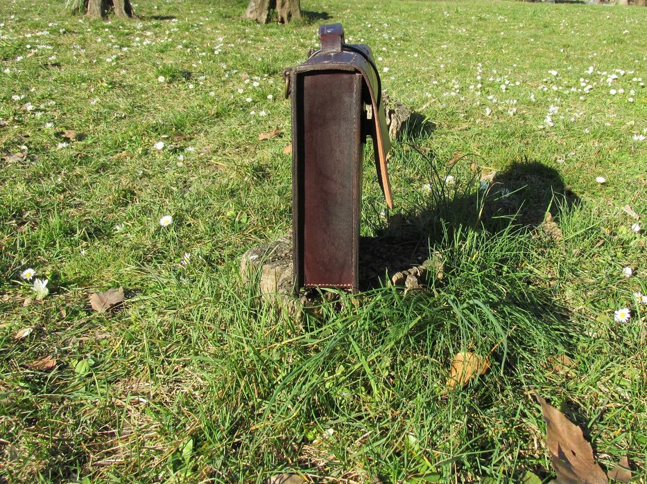 Кожена чанта - ръчно изработена