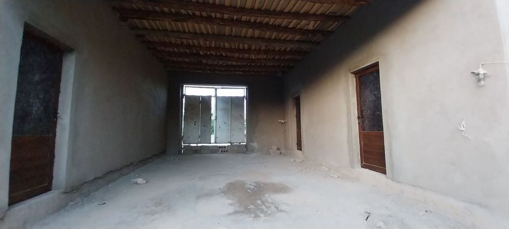 Yangi hovli Mirmirondan