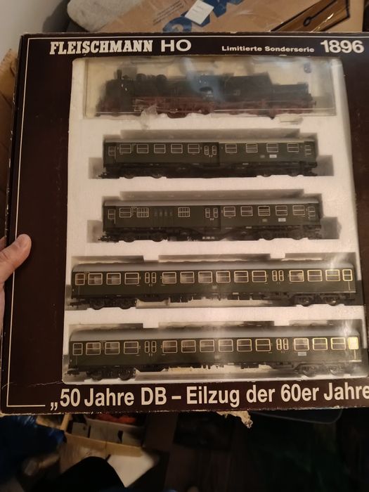 Locomotiva trenuleț AC fleischmann+ vagoane
