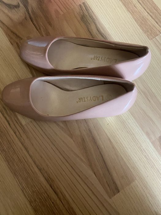 Pantofi dama noi