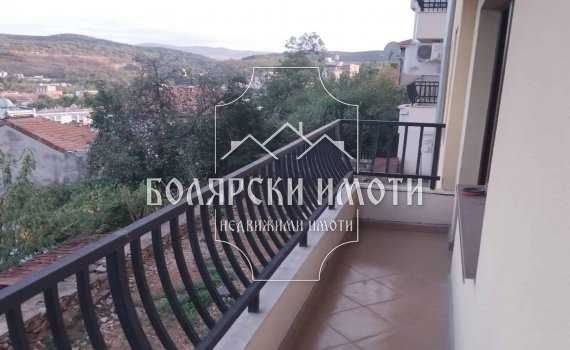 Дава се под наем Тристаен апартамент в Велико Търново, Център - 80 кв.м за 408 € - Снимка #10