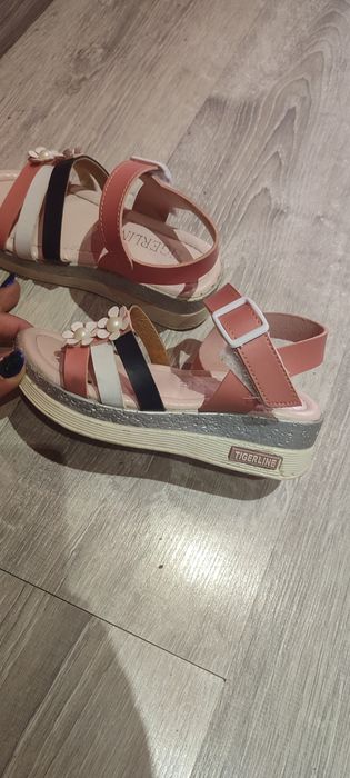 Детски обувки и топлинки