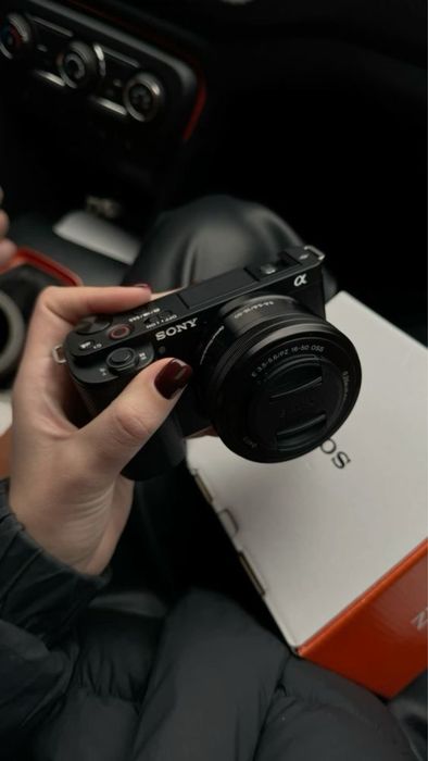 Фотоаппарат Sony ZV-E10