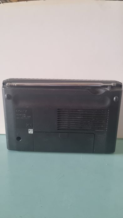 Продаётся радиоприемник SONY ICF-18