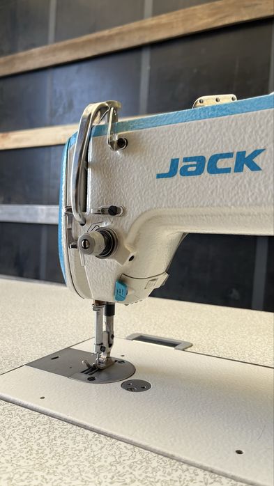 Швейная машинка JACK F4