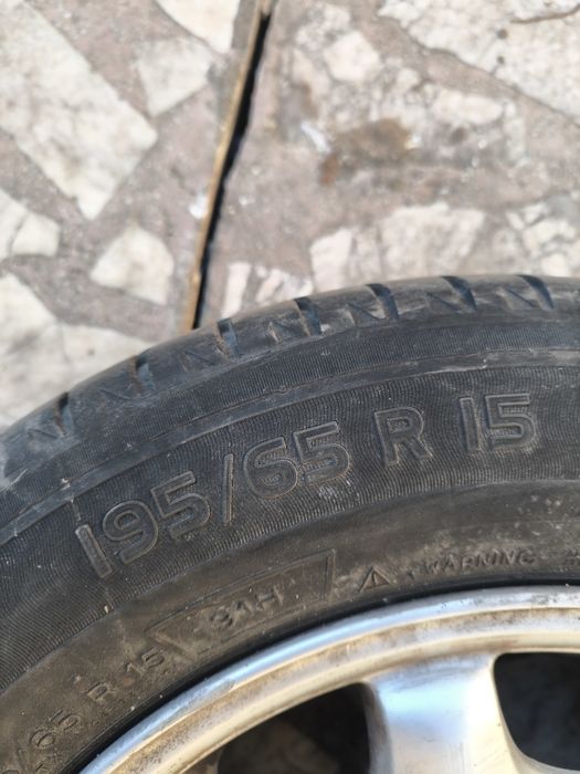Гуми с дажнти свалени от мерцедес Е клас