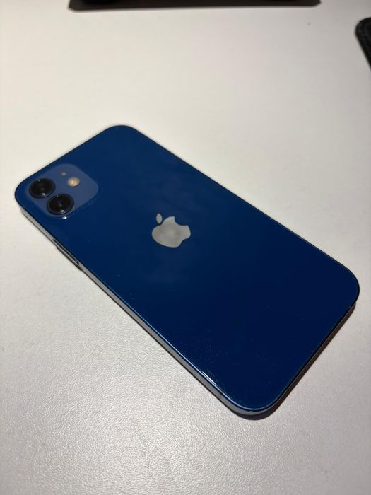 Продам iPhone 12