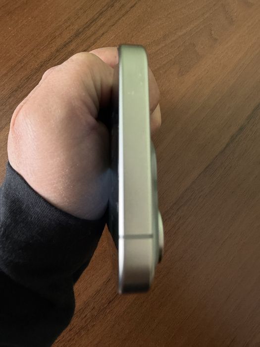 Продам Iphone 15 Pro