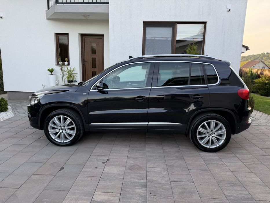 Volkswagen Tiguan 2.0 Tdi 177 CP /Panoramic/Navigatie/Camera/Climatronic/Jante/Tempimat/Line asist/Side asist