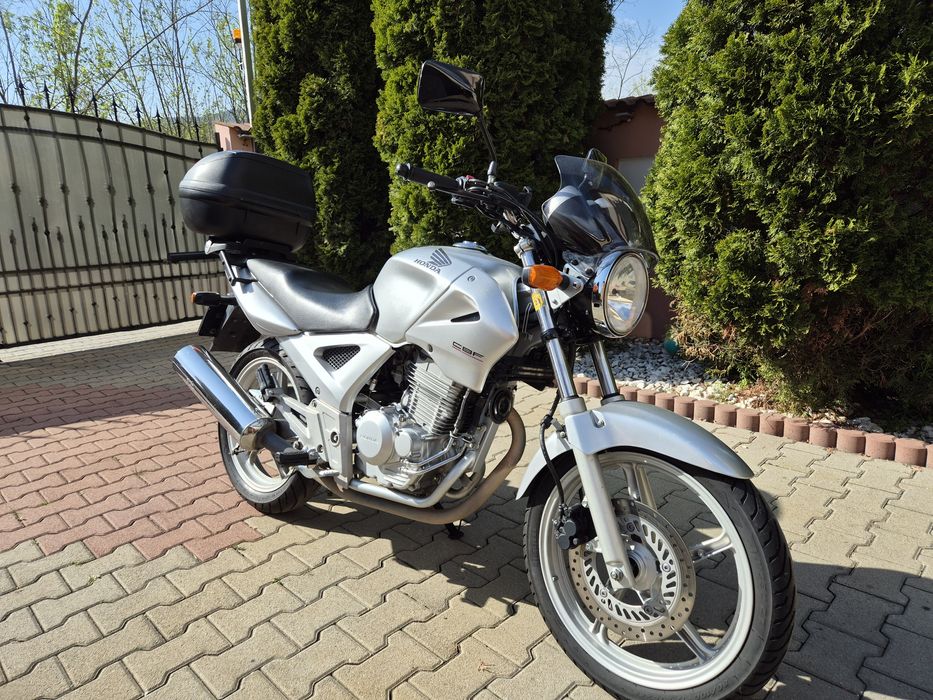 Honda CBF 250 – 2006 – stare excelentă