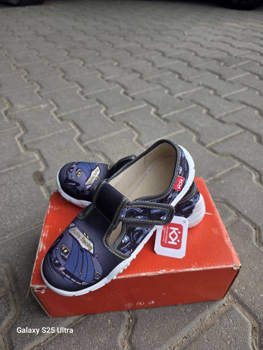 Домашни пантофи колев и колев