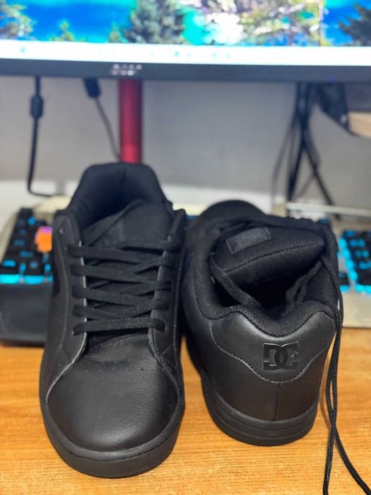 ПРОДАМ DC Shoes 45 размер (Новые)