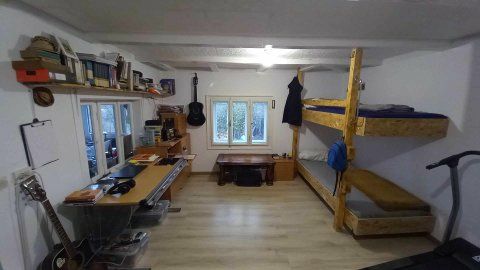 Vand casa la munte