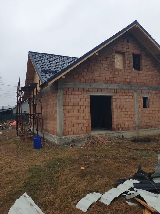 Vilă superbă la roșu sau la cheie